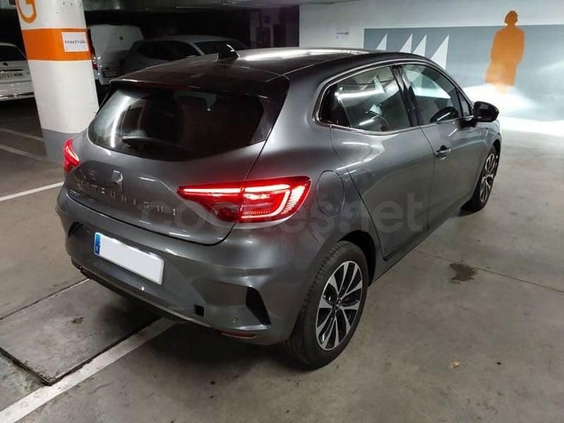 Usado Mitsubishi Colt 90 CV (66 kW) 2023 Gris / plata Berlina