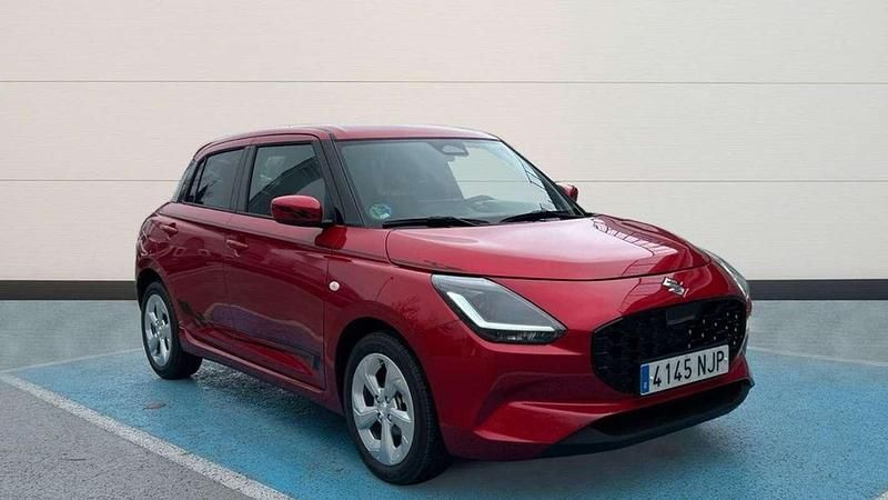 Usado Suzuki Swift 82 CV (60 kW) 2025 Rojo Utilitario