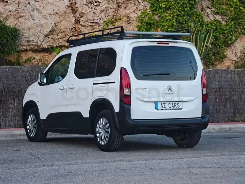 Usado Peugeot Rifter Active 102 CV (75 kW) 2021 Blanco Monovolumen