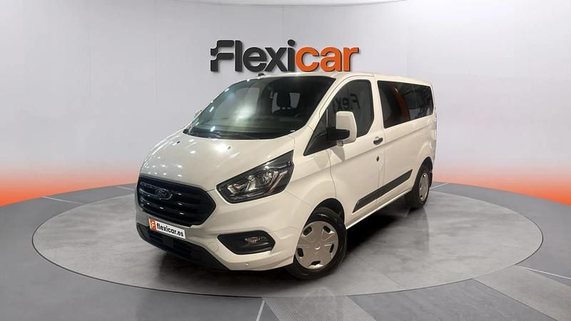 Usado Ford Tourneo Trend 131 CV (96 kW) 2021 Blanco Monovolumen