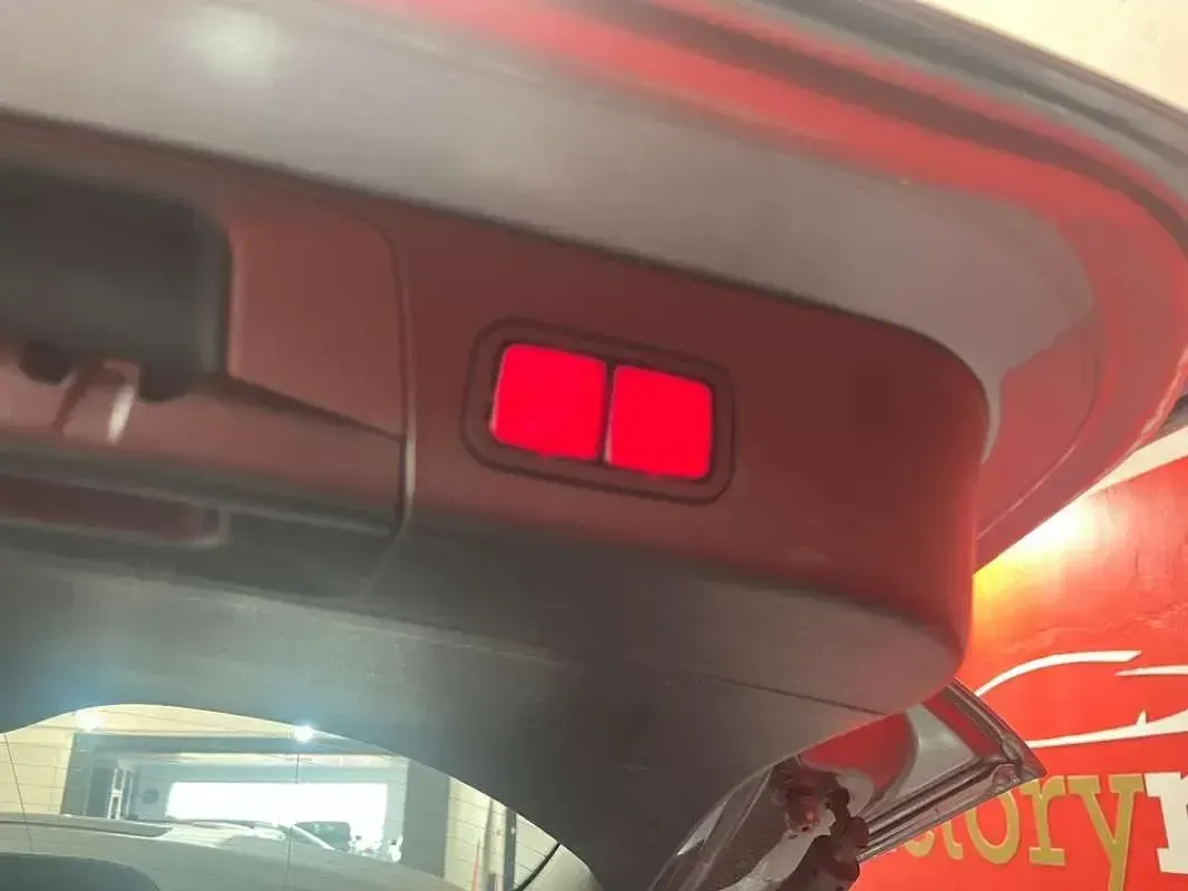Usado Mercedes GLB220 190 CV (139 kW) 2022 Gris SUV