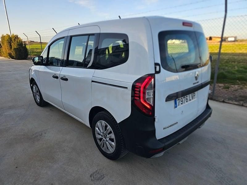 Usado Renault Kangoo 95 CV (69 kW) 2022 Blanco Monovolumen