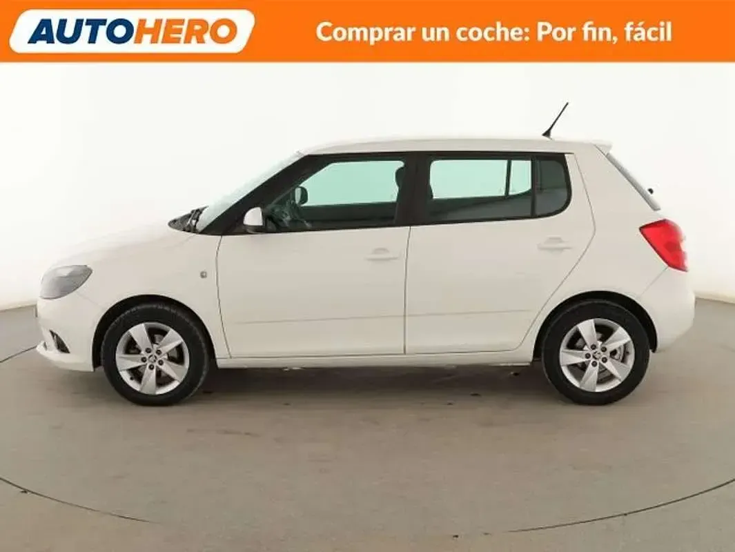 Usado Skoda Fabia Ambition 75 CV (55 kW) 2014 Blanco Utilitario