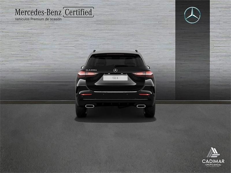 Usado Mercedes GLA200 150 CV (110 kW) 2024 Negro SUV