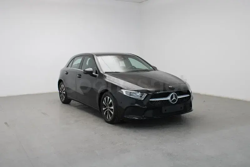 Usado Mercedes A180 116 CV (85 kW) 2020 Negro Berlina