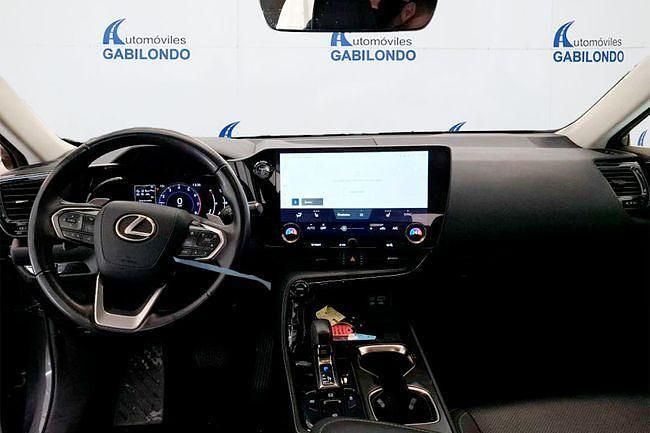 Usado Lexus NX350h Business Edition 242 CV (177 kW) 2022 Gris / plata SUV