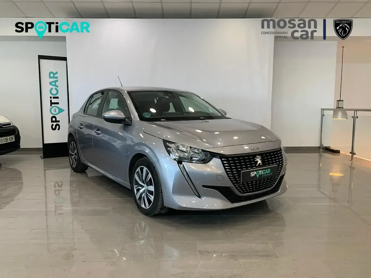 Usado Peugeot 208 Active 100 CV (73 kW) 2023 Gris Utilitario