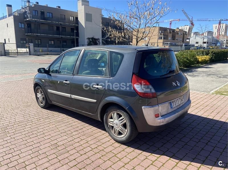 Usado Renault Scénic II Dynamique 120 CV (88 kW) 2005 Negro Monovolumen