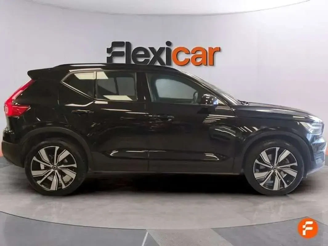 Usado Volvo XC40 R-Design 211 CV (155 kW) 2022 Negro SUV