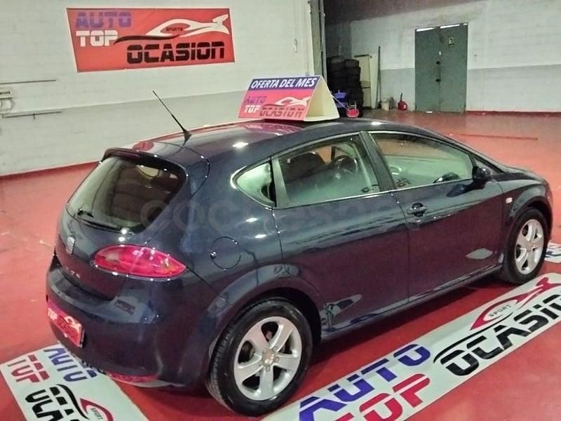 Usado Seat Leon Style 105 CV (77 kW) 2009 Gris / plata Utilitario