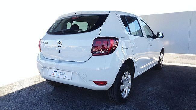 Usado Dacia Sandero Essentiel 75 CV (55 kW) 2020 Blanco