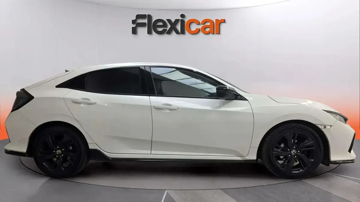 Usado Honda Civic Dynamic 126 CV (92 kW) 2019 Blanco Utilitario