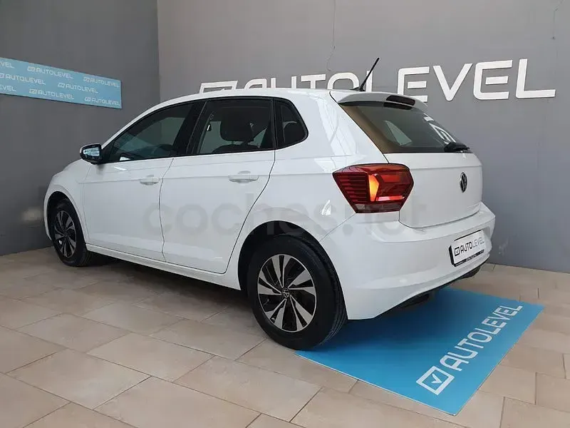 Usado VW Polo 95 CV (69 kW) 2022 Blanco Utilitario