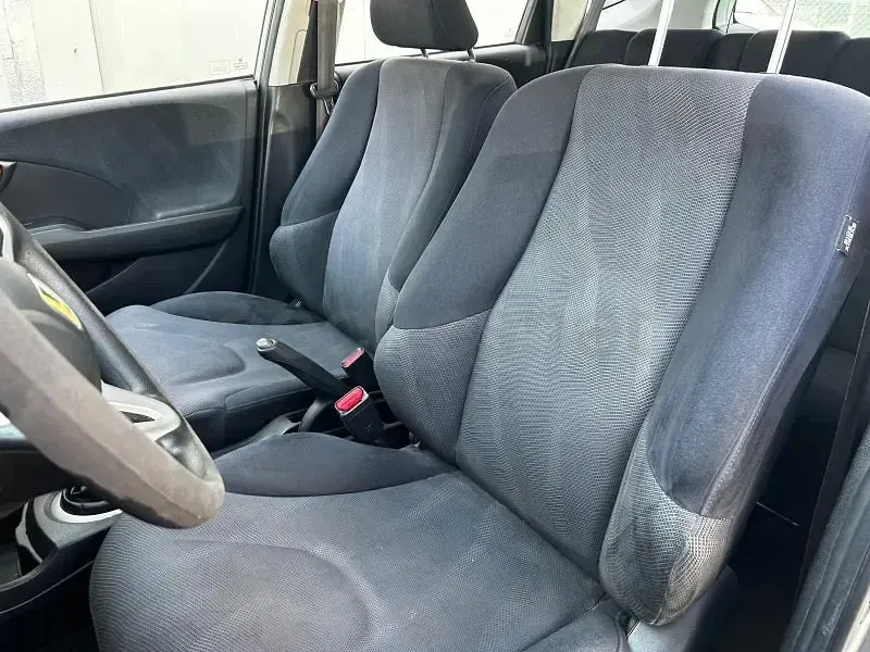 Usado Honda Jazz Elegance 90 CV (66 kW) 2010 Gris / plata Utilitario