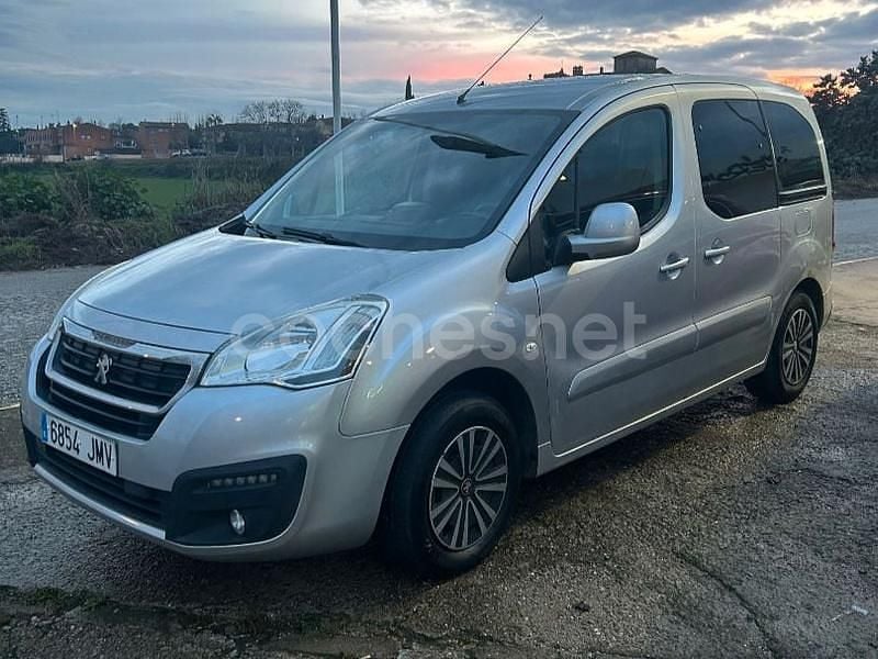Gris / plata Usado 2016 Peugeot Partner Tepee Active Monovolumen | 8300 € (Buen precio) - Imagen 1/4