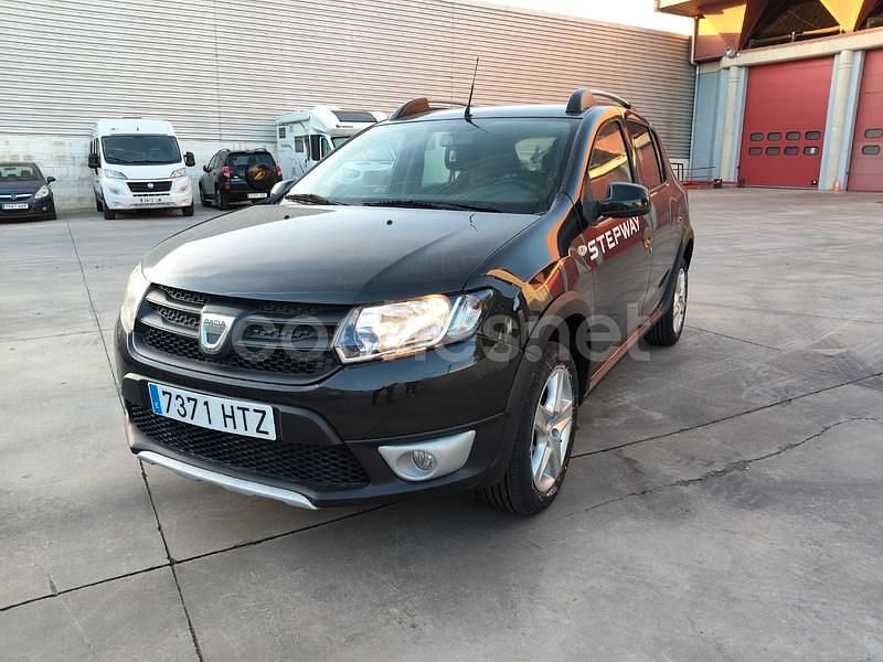 Negro Usado 2014 Dacia Sandero Stepway Berlina | 7200 € (Precio justo) - Imagen 1/4