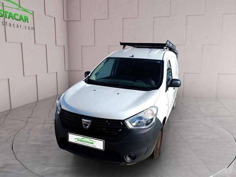 Usado Dacia Dokker Essentiel 102 CV (75 kW) 2019 Blanco Monovolumen