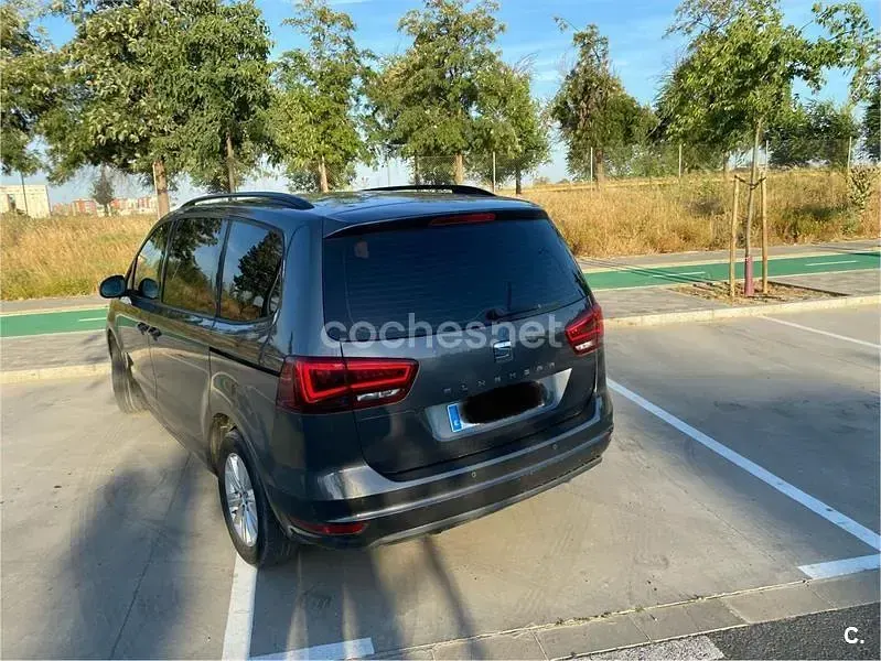 Usado Seat Alhambra Ecomotive 150 CV (110 kW) 2016 Gris / plata Monovolumen