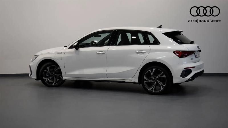 Usado Audi A3 Sportback e-tron S-Line 204 CV (150 kW) 2024 Blanco Utilitario