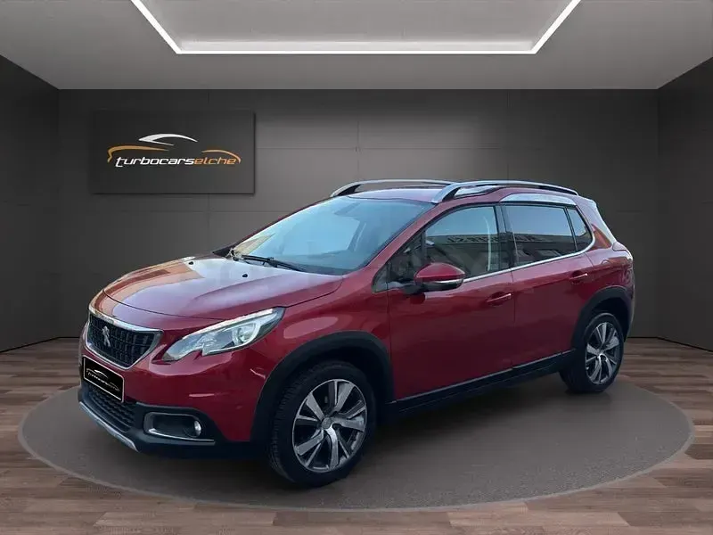 Usado Peugeot 2008 Allure 100 CV (73 kW) 2016 Granate SUV