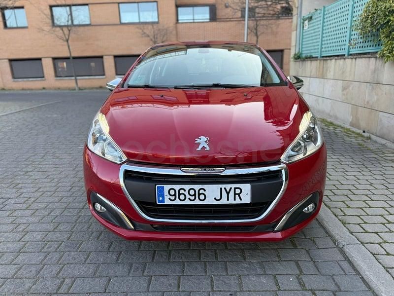 Usado Peugeot 208 Allure 110 CV (80 kW) 2017 Rojo Utilitario