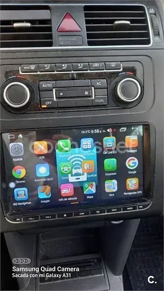 Usado VW Touran Advance 105 CV (77 kW) 2012 Gris / plata Monovolumen