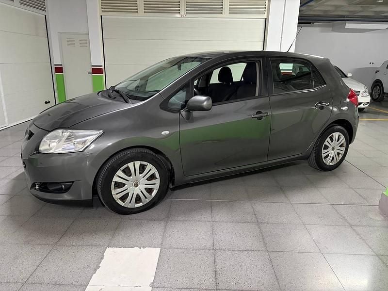 Gris Usado 2008 Toyota Auris Sol | 4800 € (Buen precio) - Imagen 1/4