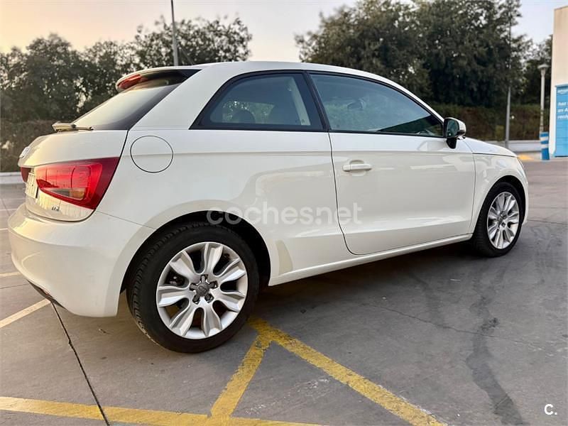 Usado Audi A1 Ambition 105 CV (77 kW) 2012 Blanco Utilitario