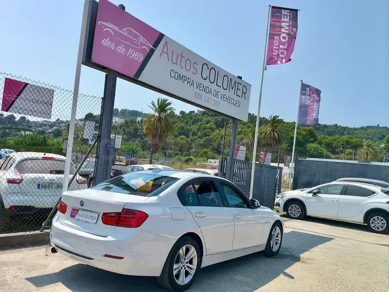 Usado BMW 318 Comfort Edition 143 CV (105 kW) 2014 Blanco Berlina