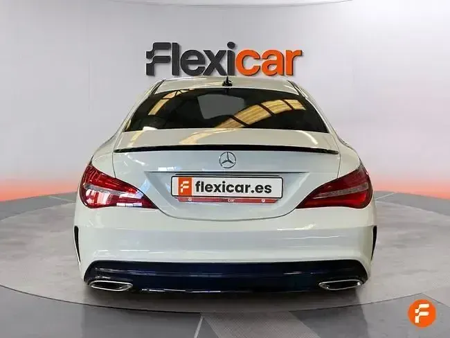 Usado Mercedes CLA220 177 CV (130 kW) 2018 Blanco Berlina