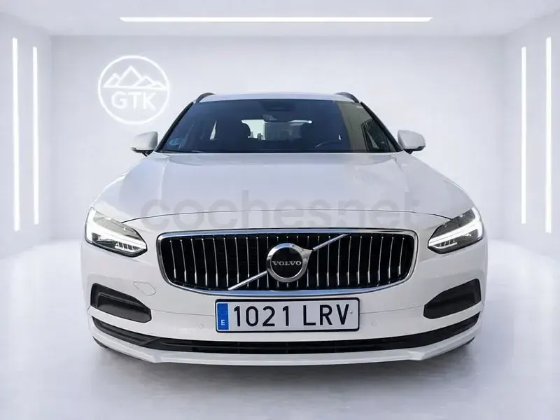 Käytetty Volvo V90 Momentum 197 HP (144 kW) 2021 Valkoinen Farmari