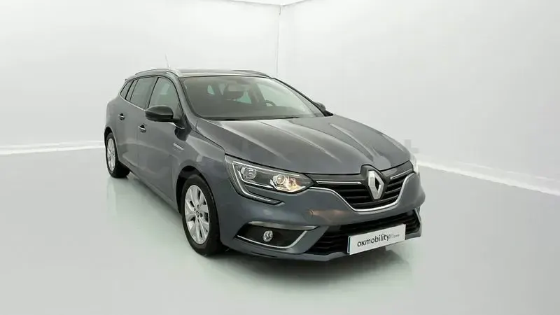 Usado Renault Mégane IV Intens 115 HP (84 kW) 2020 Cinzento Sedan