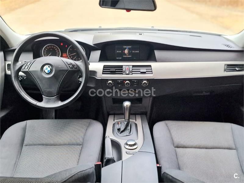 Gris / plata Usado 2004 BMW 520 Exclusive Berlina | 7450 € (Un poco caro) - Imagen 1/4
