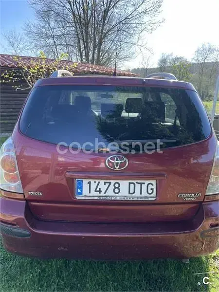 Usado Toyota Corolla Verso Luna 116 CV (85 kW) 2005 Granate Monovolumen