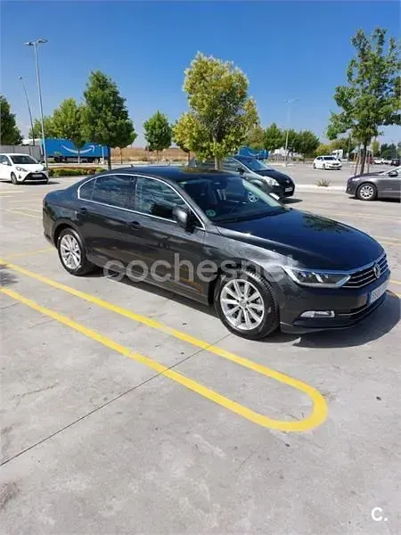 Usado VW Passat Advance 150 CV (110 kW) 2019 Negro Berlina