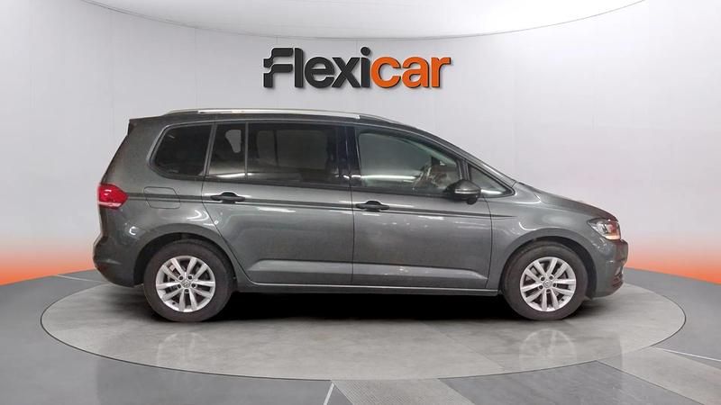Usado VW Touran Advance 116 CV (85 kW) 2019 Gris Monovolumen