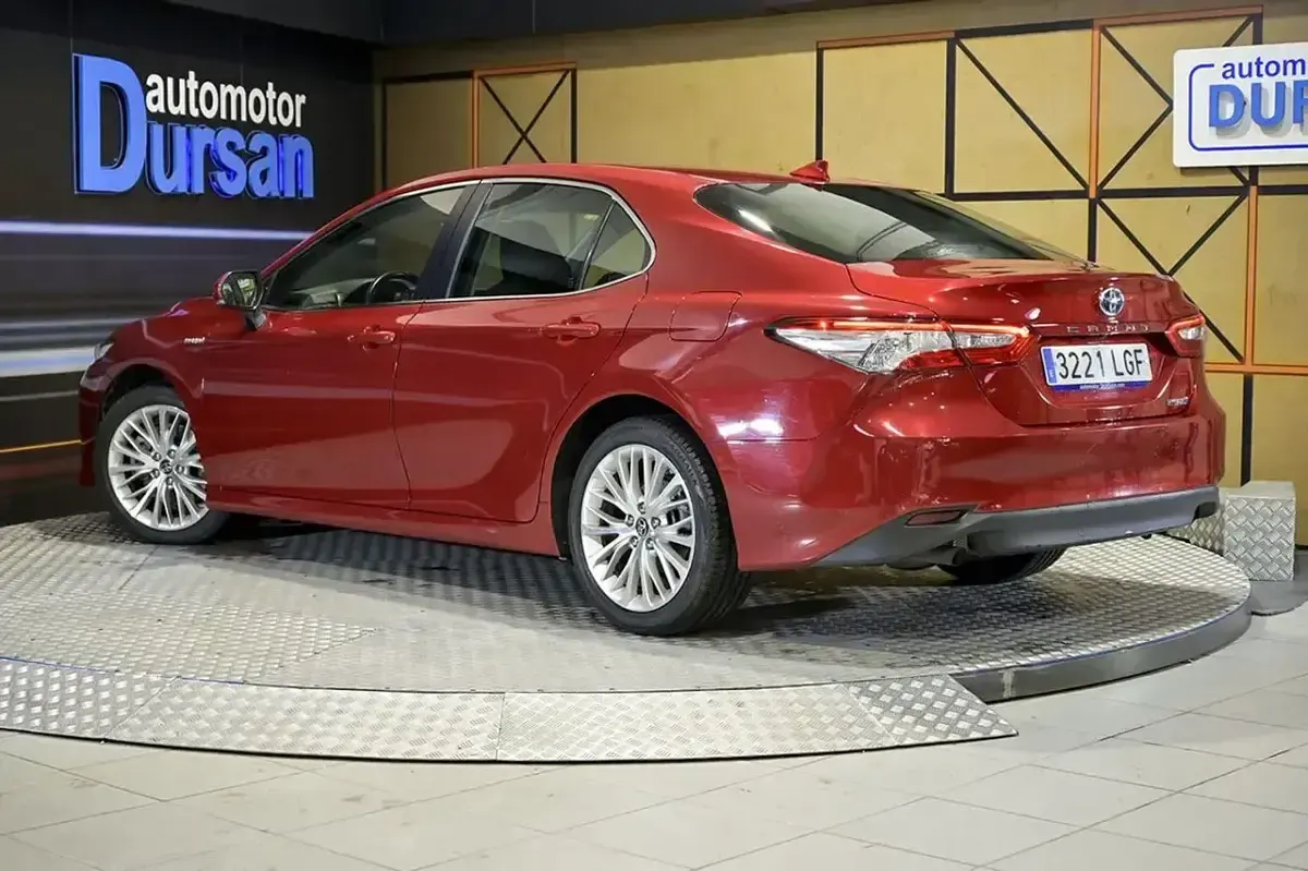 Usado Toyota Camry Advance 220 CV (161 kW) 2020 Rojo Berlina