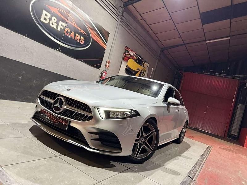 Usado Mercedes A180 116 CV (85 kW) 2020 Plateado Utilitario