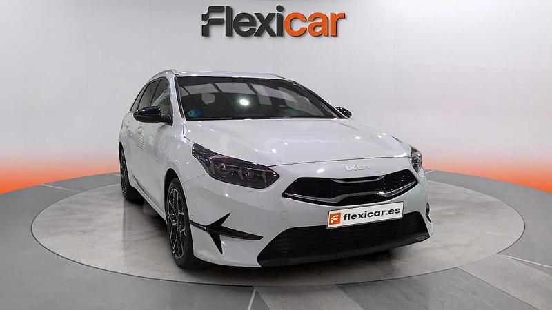 Usado Kia Ceed Style 100 CV (73 kW) 2025 Blanco Utilitario