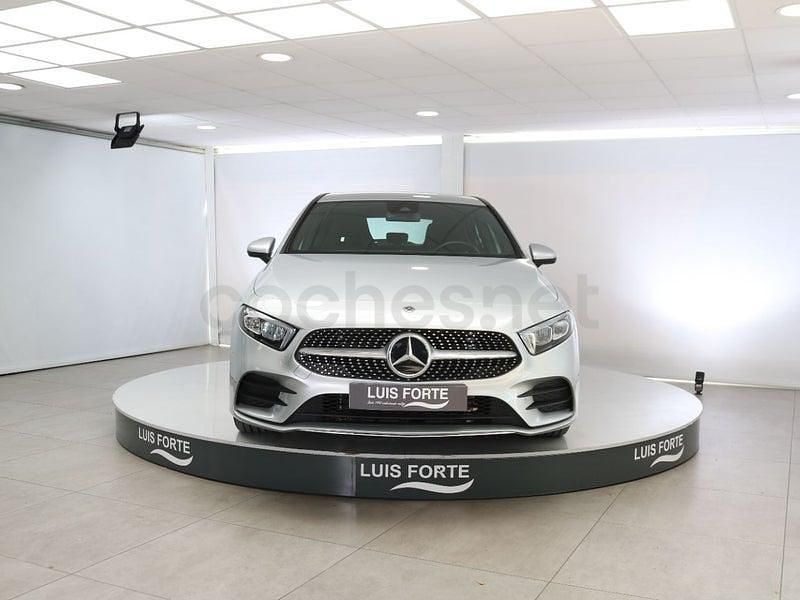 Usado Mercedes A180 116 CV (85 kW) 2023 Gris / plata Berlina