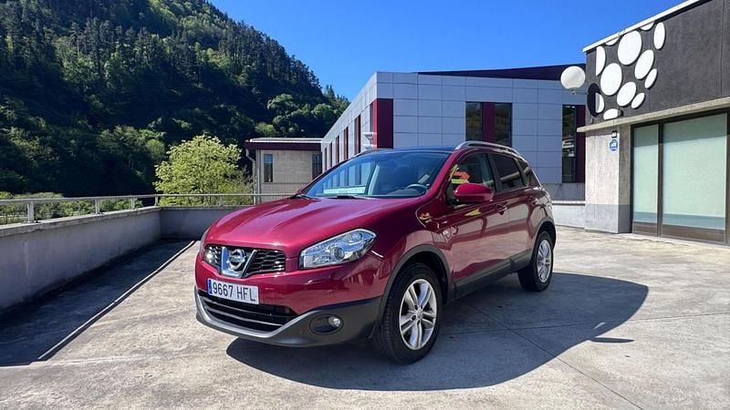 Usado Nissan Qashqai Tekna 150 CV (110 kW) 2011 Granate SUV