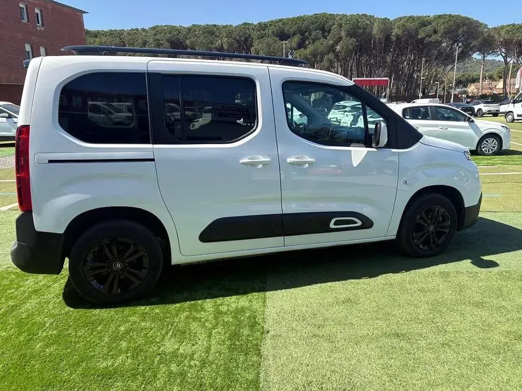 Usado Citroën Berlingo Feel 102 CV (75 kW) 2020 Blanco Monovolumen
