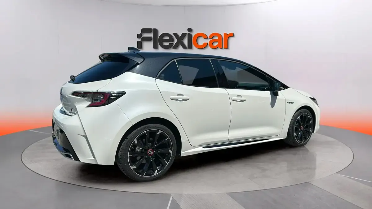 Usado Toyota Corolla Sport 180 CV (132 kW) 2021 Blanco Berlina