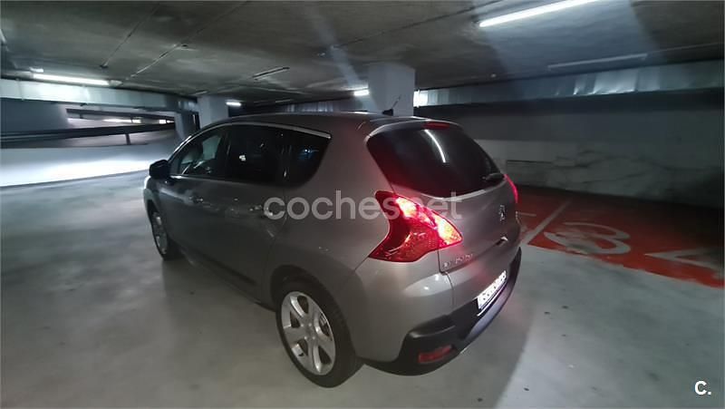 Usado Peugeot 3008 Sport 112 CV (82 kW) 2011 Beige Berlina