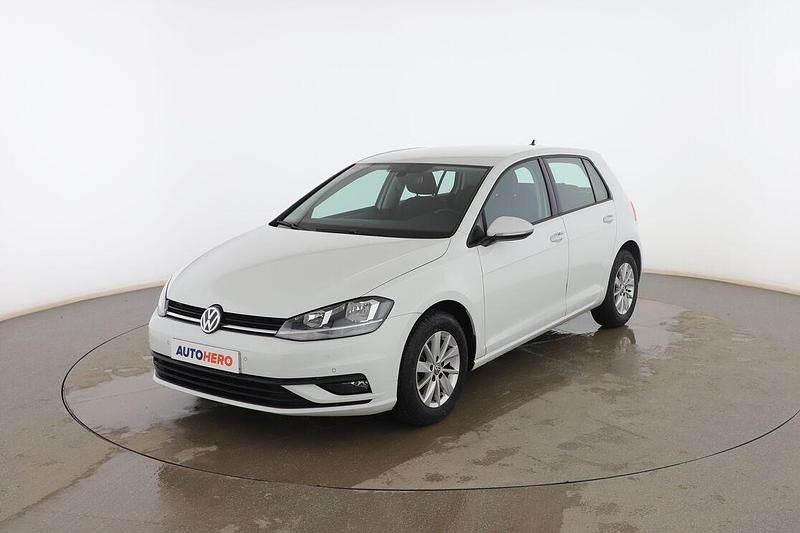 Usado VW Golf VII 116 CV (85 kW) 2019 Blanco Utilitario
