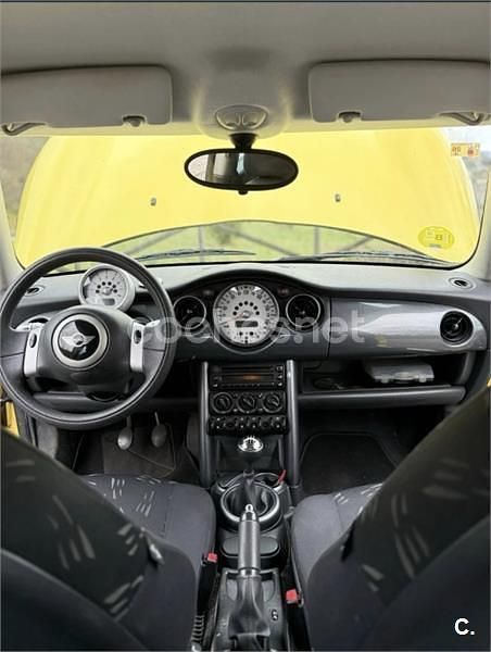 Usado Mini ONE 90 CV (66 kW) 2004 Amarillo Utilitario