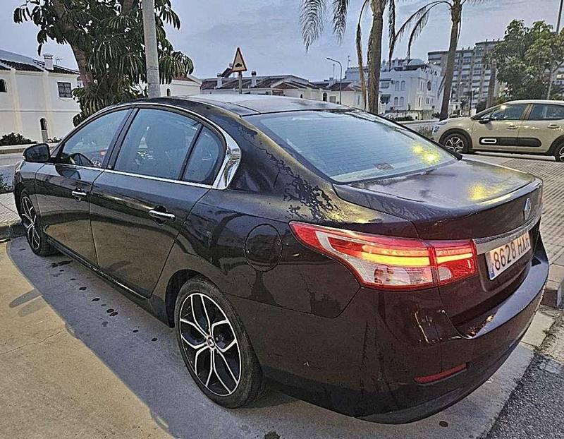 Usado Renault Latitude Initiale 173 CV (127 kW) 2014 Negro Berlina