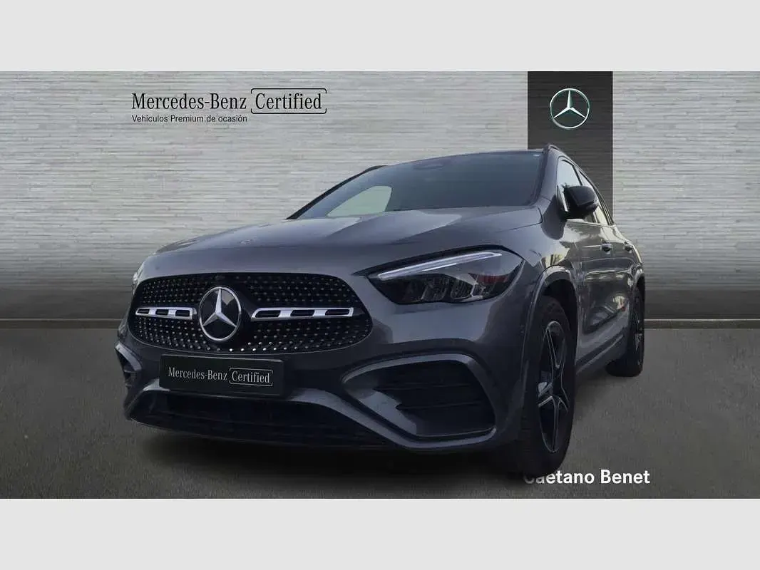 Usado Mercedes GLA200 163 CV (119 kW) 2025 Gris SUV