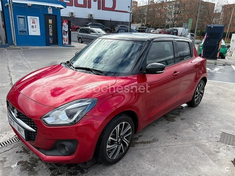 Usado Suzuki Swift GLX 83 CV (61 kW) 2023 Rojo Utilitario