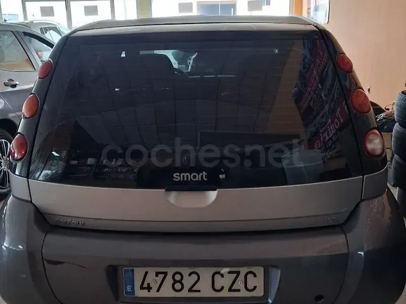Usado Smart ForFour Pulse 95 CV (69 kW) 2004 Gris / plata Utilitario